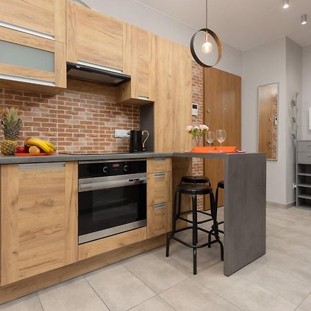 Cozy Three-Bedroom Family Apartment In Warsaw By Noclegi Renters Экстерьер фото