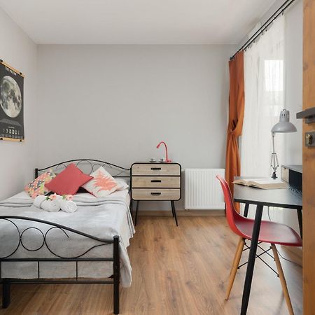 Cozy Three-Bedroom Family Apartment In Warsaw By Noclegi Renters Экстерьер фото